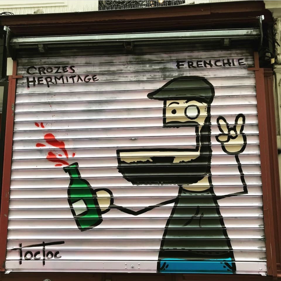Frenchie in Paris, photo 5 of 7
