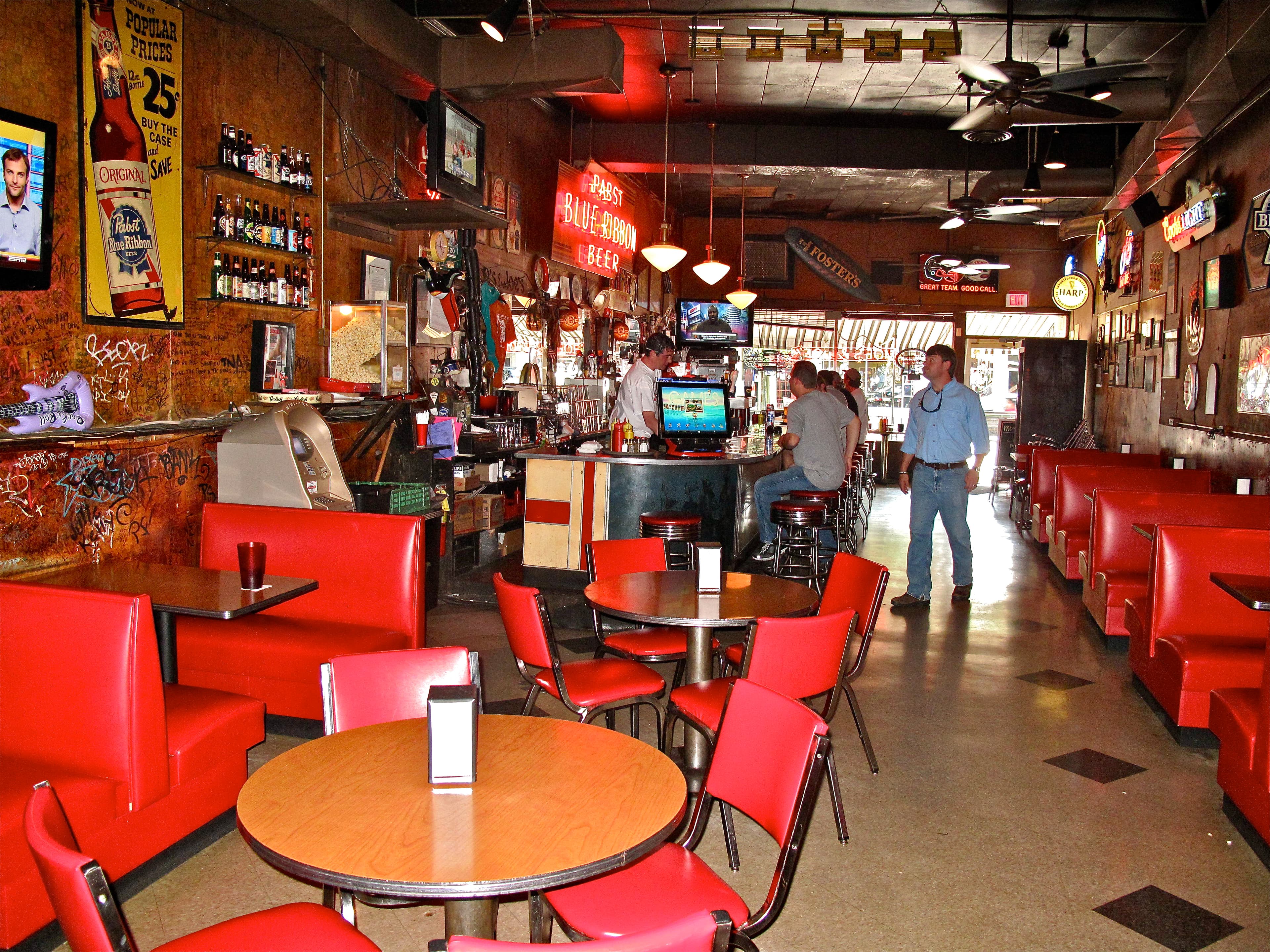 Moe's & Joe's in Virginia Highland, photo 3 of 4