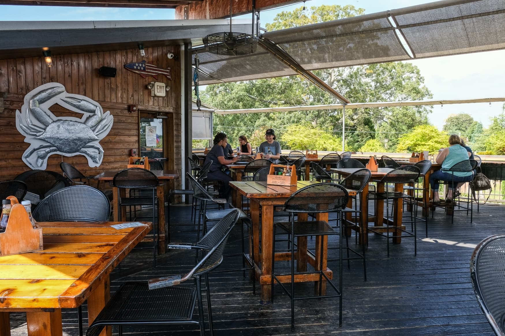 Six Feet Under Pub & Fish House