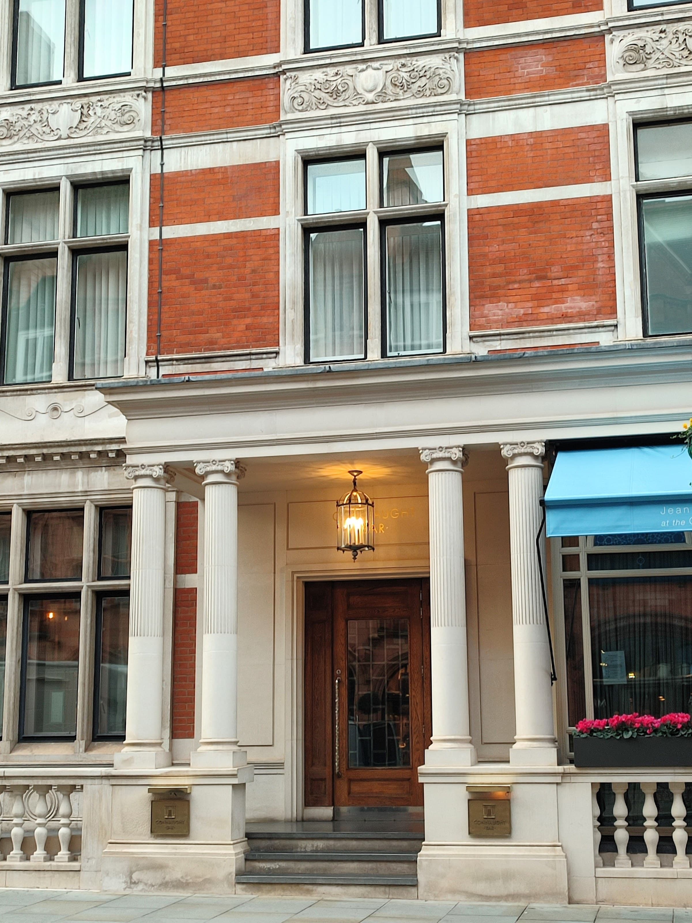 Connaught Bar in London, photo 2 of 9