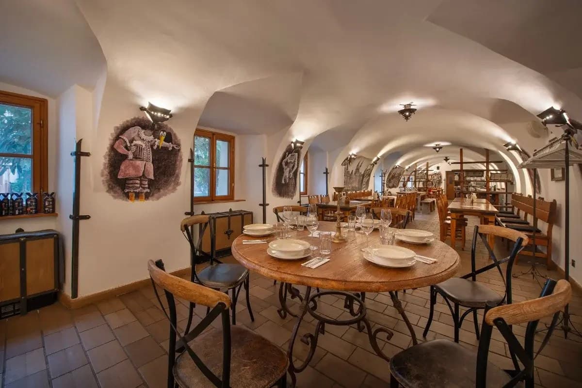 Vojanův Dvůr in Mala Strana, photo 2 of 4