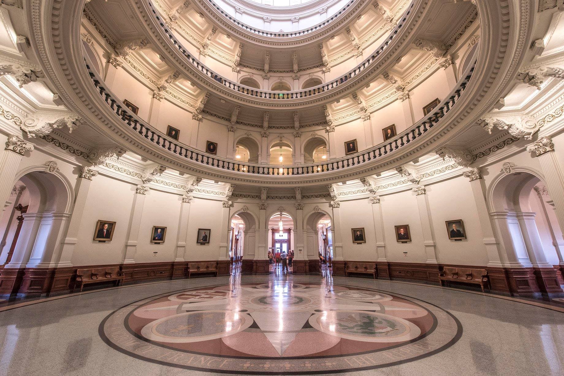 Texas Capitol in Austin, photo 4 of 5
